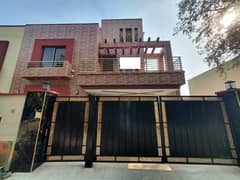 10 Marla Luxury House For Sale In Hussain Block Sector C -Bahria Town Lahore