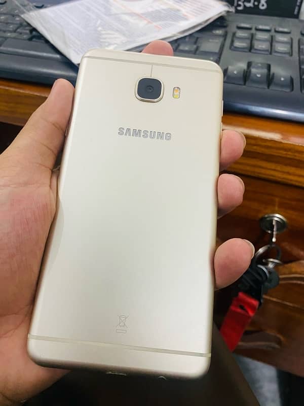 Samsung C7 Best phone very cheap price 4/64 3