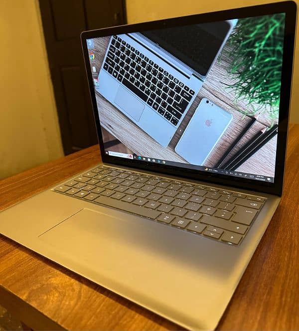 Microsoft Surface Laptop 2 1