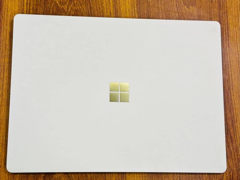 Microsoft Surface Laptop 2 4