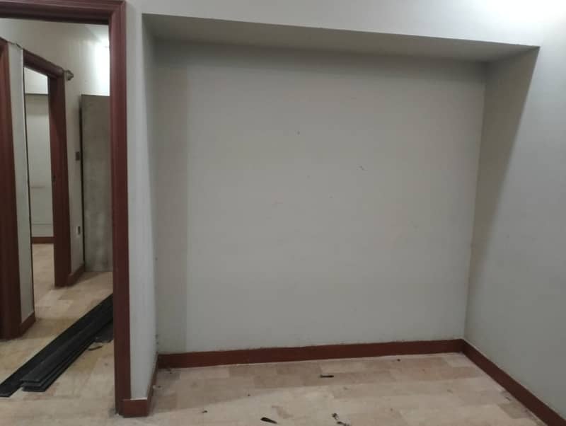 5 ROOMS FLAT FOR SALE IN SAIMA BLEASSING APARMENT NORTH KARACHI 6