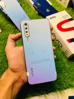 Vivo S1 8/256 GB with box charger