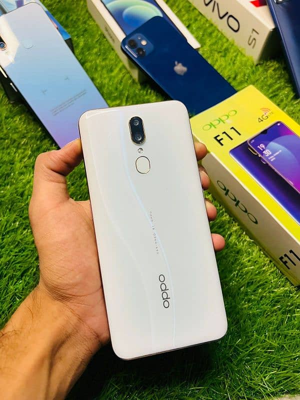 Oppo F11 6/128 GB with box charger 0