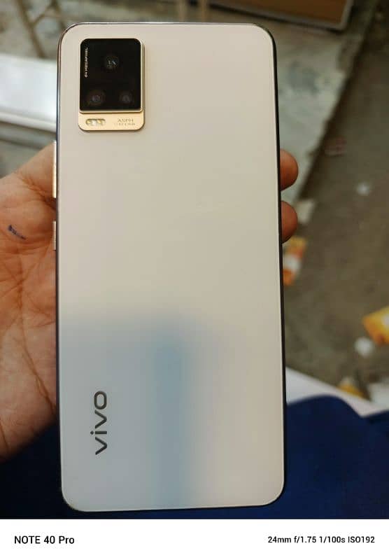 v20 urgent for sale Ram 8+4   storage 128 0