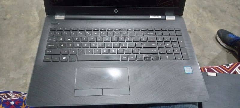 hp laptop core i5  ,7th generation 6