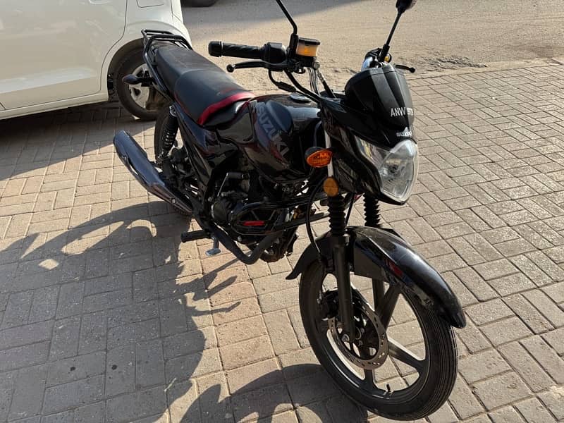 Suzuki GR150 Black 4