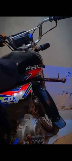 cd 70 bike hai bilkul thek cadeshan hai bike ki koi falt nhi hai.