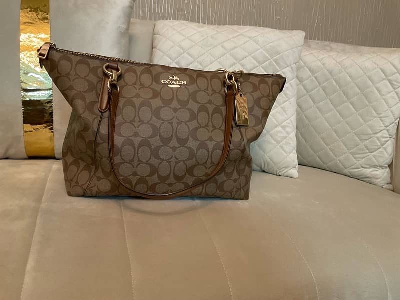 Coach Ava Tote In Signature Canvas/Luxury Handbags/Designer bags 3