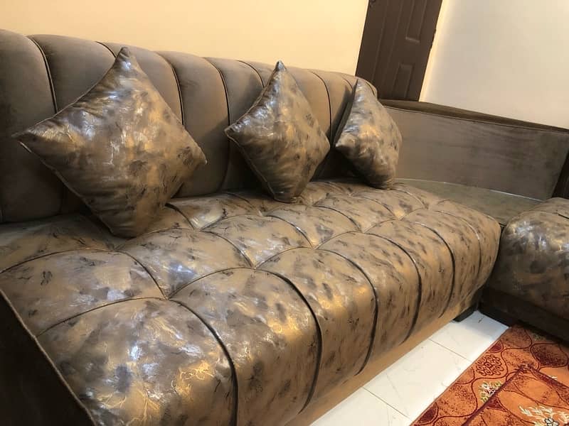 Luxury Sofa Set 10 seaters with corner and Center table 1