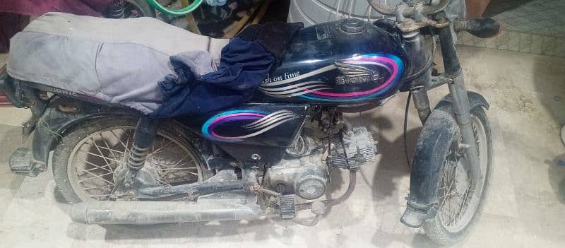 bionic 70 bike 2015 model genuine condition Karachi registered 2