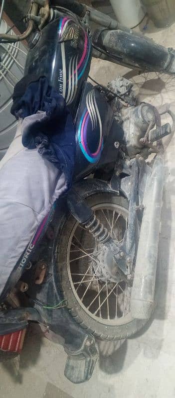 bionic 70 bike 2015 model genuine condition Karachi registered 3