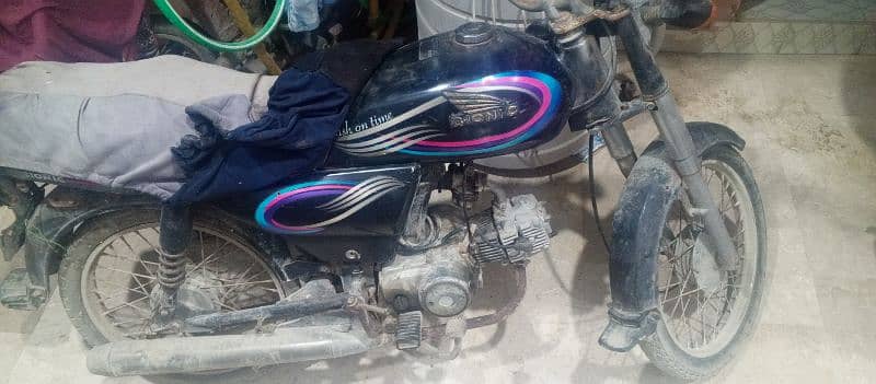 bionic 70 bike 2015 model genuine condition Karachi registered 5