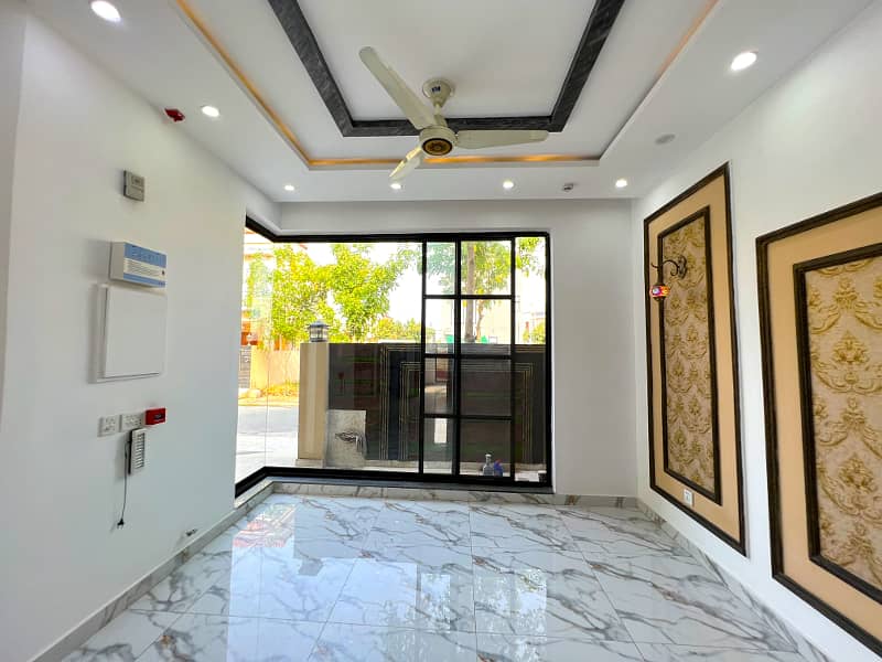 "Well-Designed 5-Marla House With 4 Bedrooms And Modern Kitchen Available For Sale In DHA Phase 9 Town Block C" 15