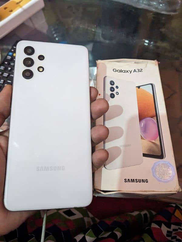 samsunga A32 Used mobile Box bhi hai Sath official approve hai 5