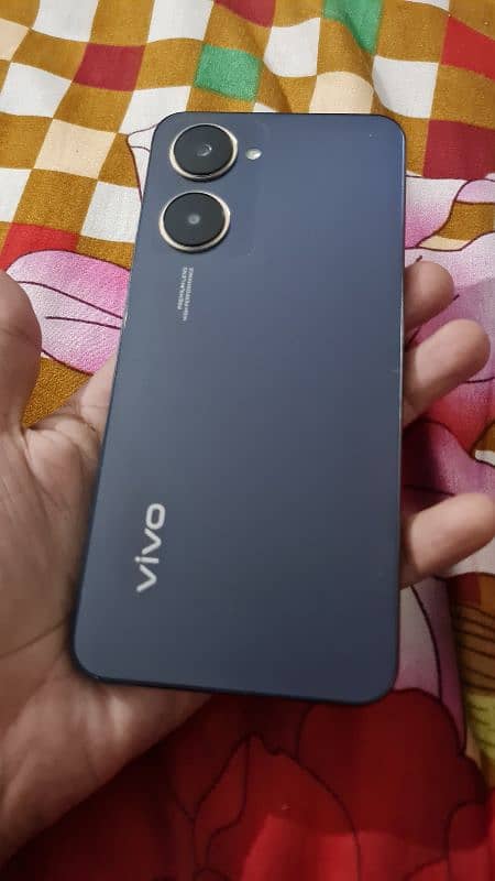 Vivo Y03 3