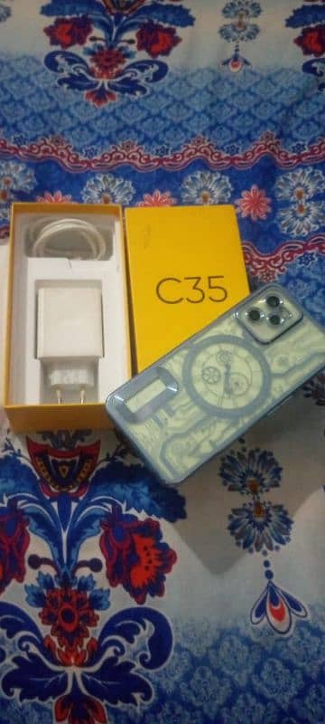 Realme C35 0