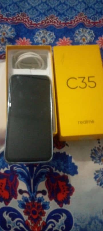 Realme C35 1