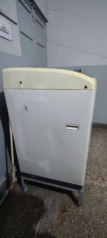 Fully Automatic Washing and Drawer Machine of Dawlance in white color 4