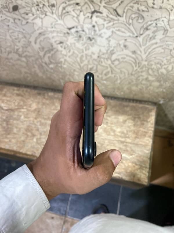 Iphone Xr Icloud Locked 1