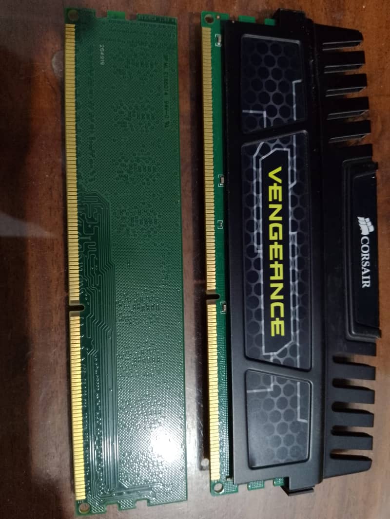 8gb ddr3 1600mhz Desktop RAMs + Hard Drive 1