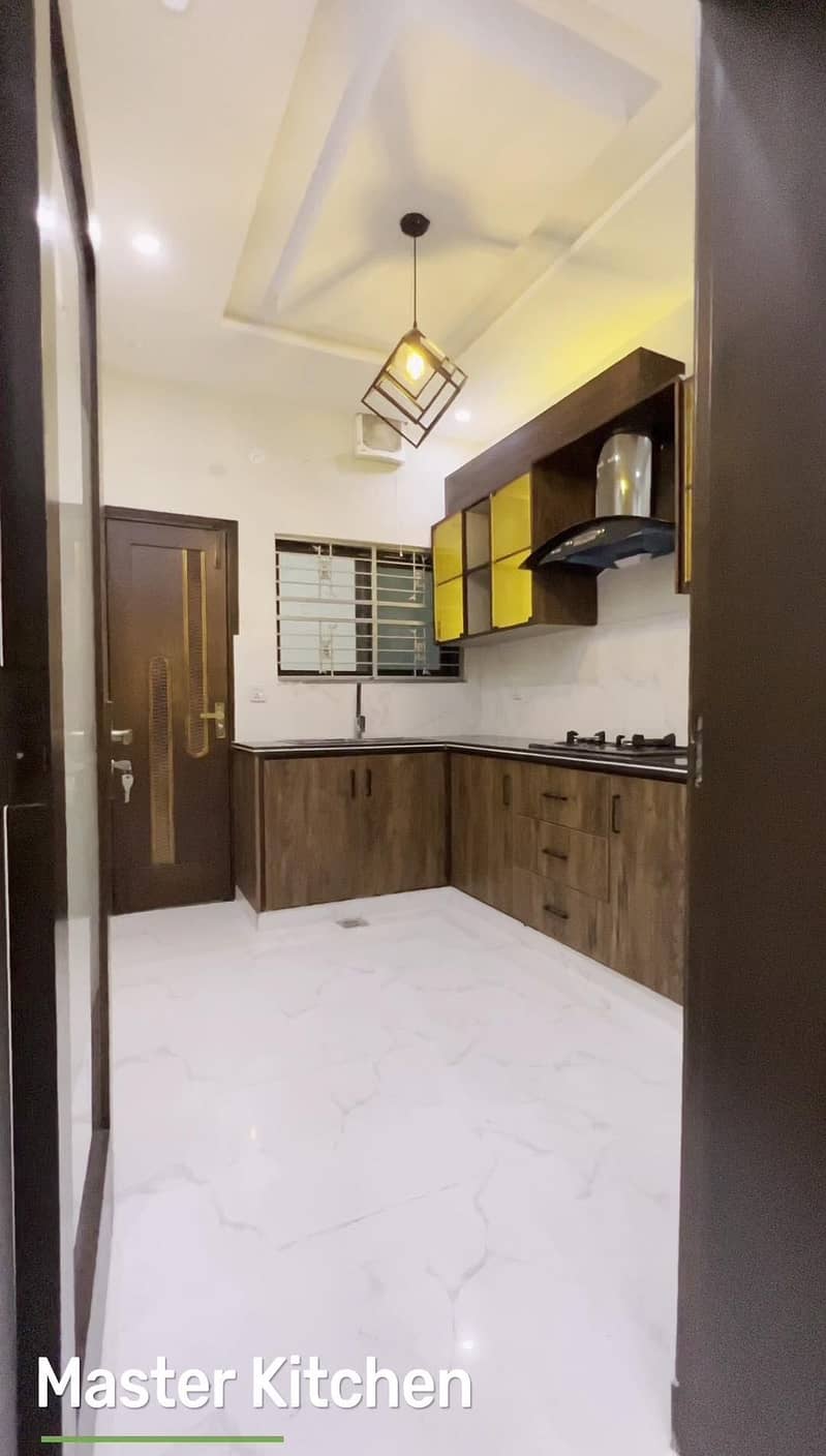 6 Marla Separate Entrance House At Cheapest Price For Sale. . 9