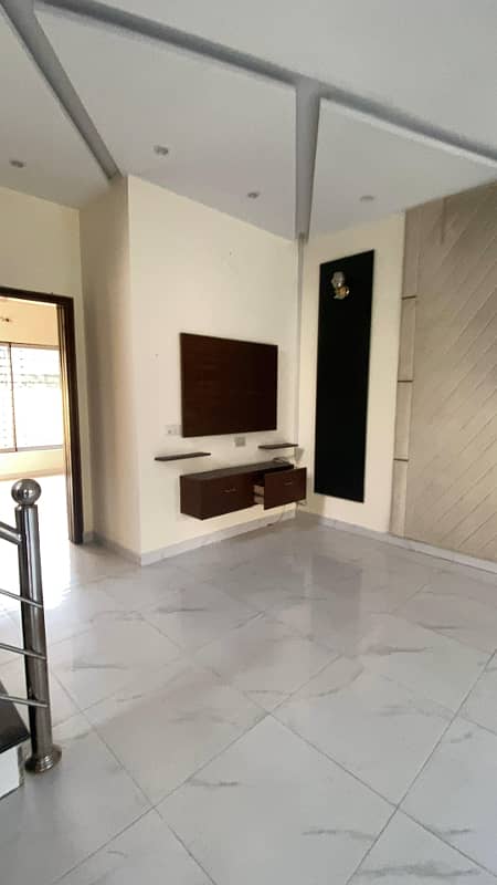 Ultra Luxury Modern Alivated 5 Marla House For Rent in DHA 9 Town Lahore. 4