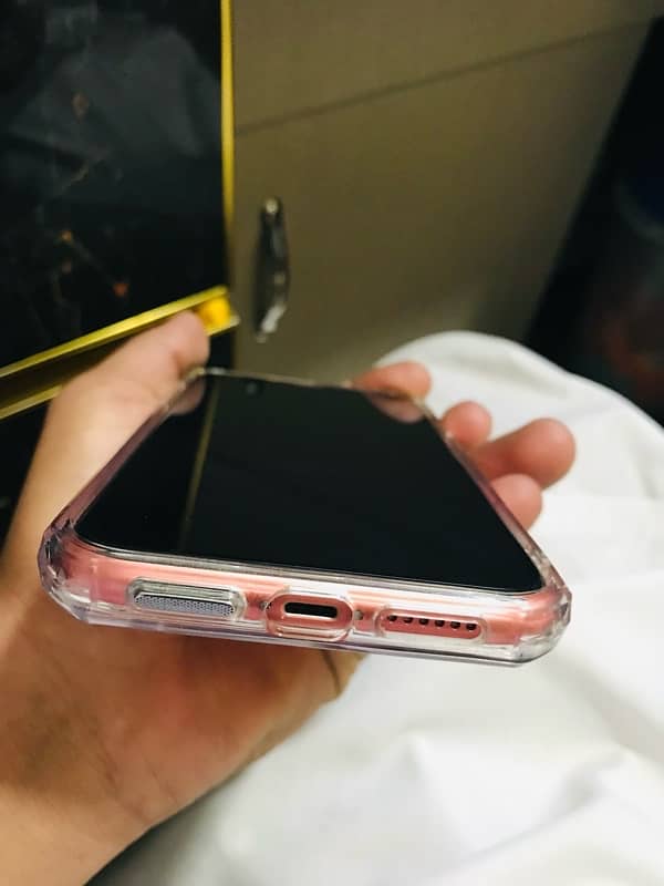 iPhone XR 64gb non pta factory unlock all ok 10/10 water pack 1