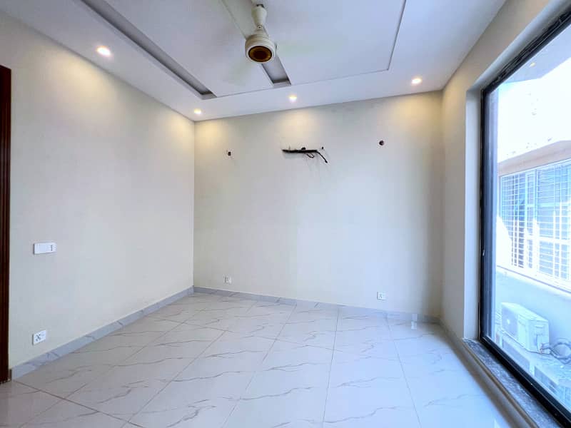 5 Marla Brand New Fully Maintained Modern House At Hot Location For Sale In DHA Phase 9 Town Block C Lahore 10