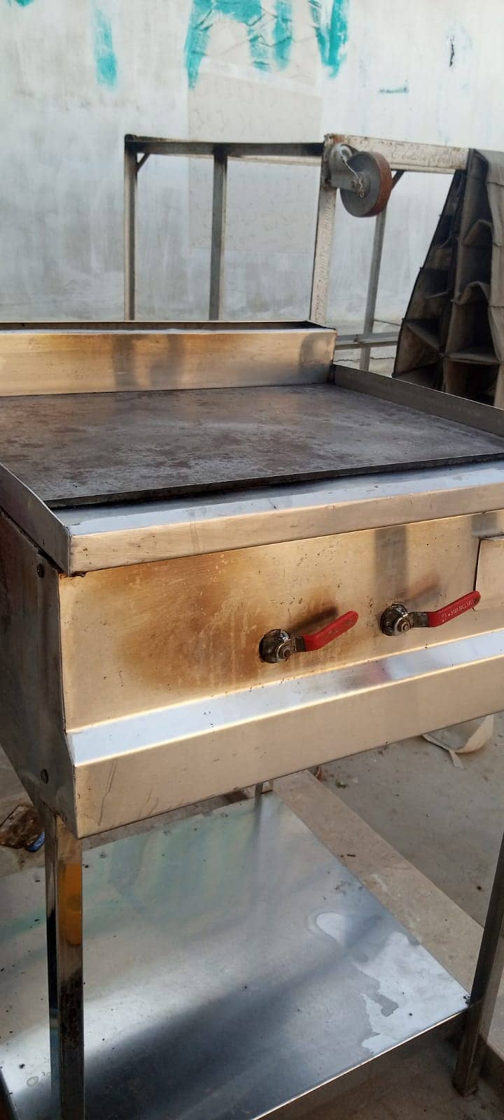 pizza oven125000 ,,hot plater 30000, double basket fryer 45000 7