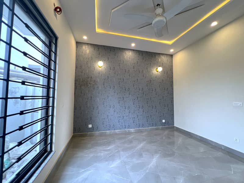 Brand New 5 Marla Full House At Hot Location For Sale In DHA Phase 9 Town Block D Lahore. 3