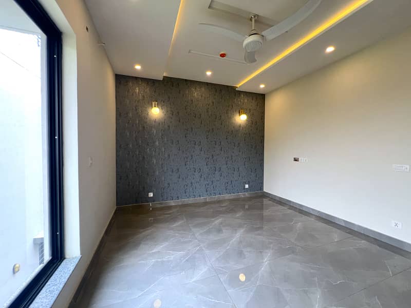 Brand New 5 Marla Full House At Hot Location For Sale In DHA Phase 9 Town Block D Lahore. 8