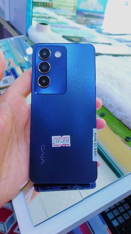 Vivo Y100 0