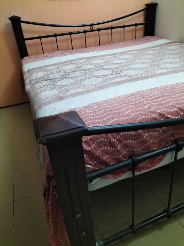 King size bed Iron+Wooden 1