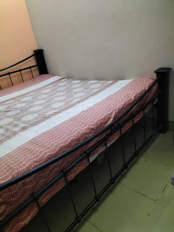 King size bed Iron+Wooden 3