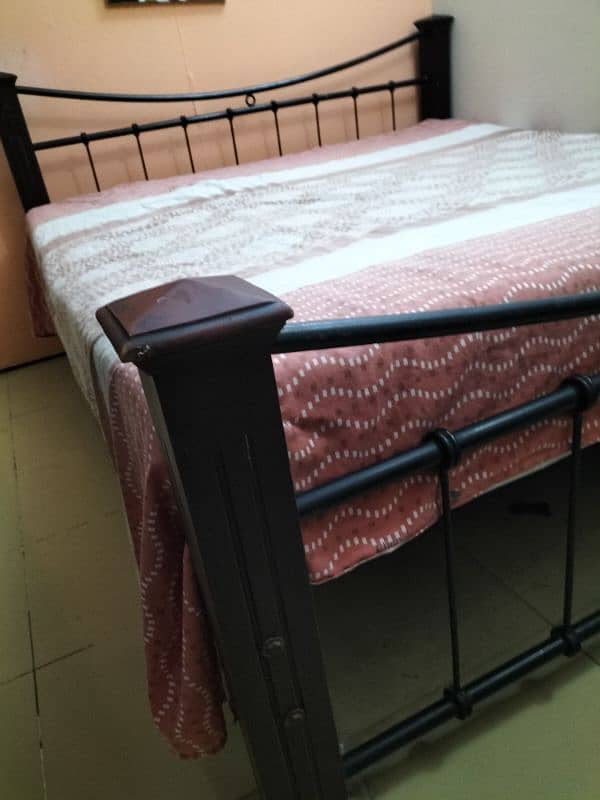 King size bed Iron+Wooden 4