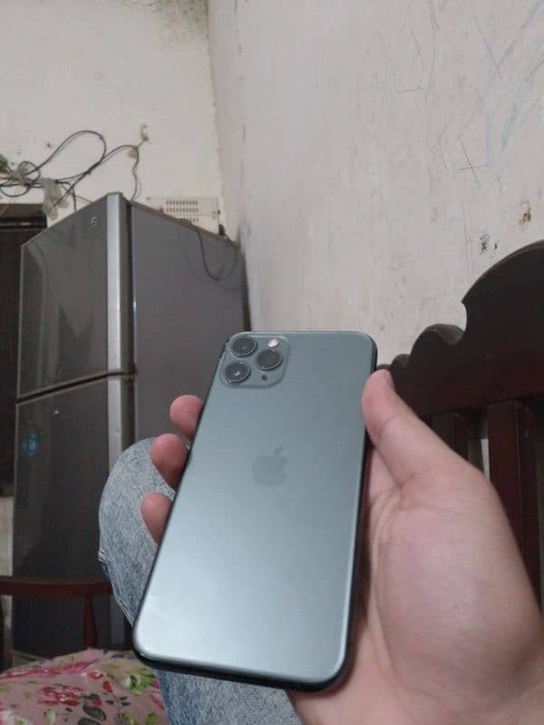 iPhone 11 Pro condition 10 by 8 [03276310935] 3