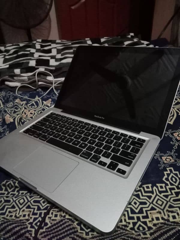 Apple MacBook Pro 2011 (Early) 5