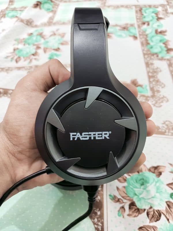 FASTER HEADPHONES 0