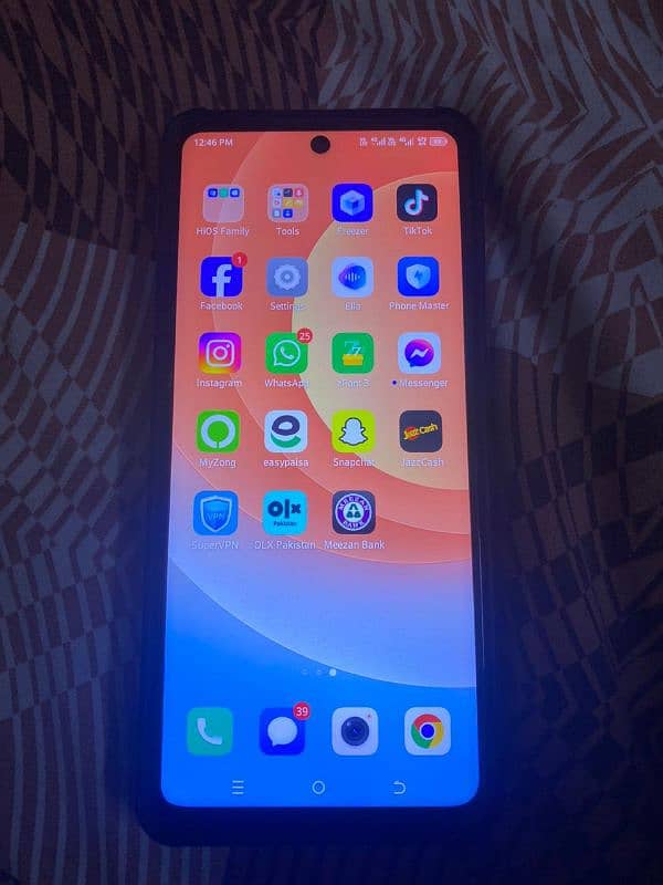 tecno camon 19 with box and charger 4