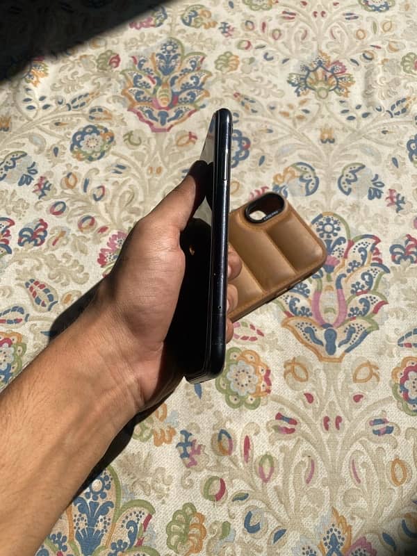 iPhone XR non pta 0324-1221-203 1