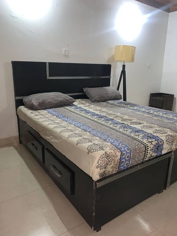 Modern king size Bed 0