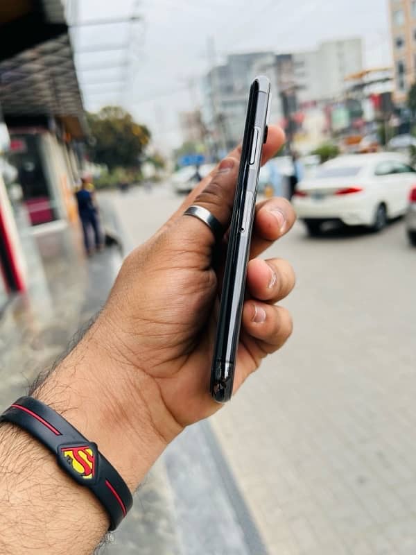 iPhone XS 64Gb Non PTA FU 4