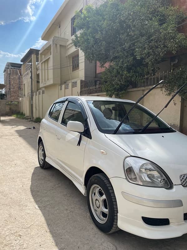 Toyota Vitz 2004 3