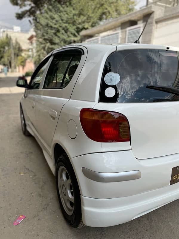 Toyota Vitz 2004 4