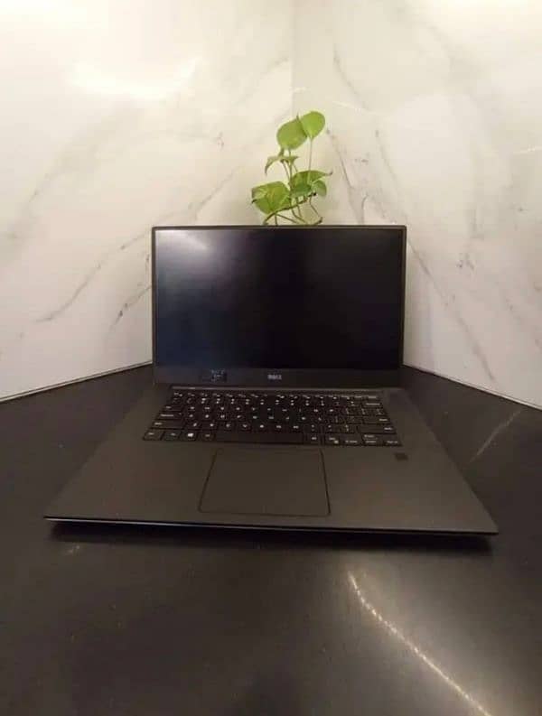 Dell XPS 9560 1