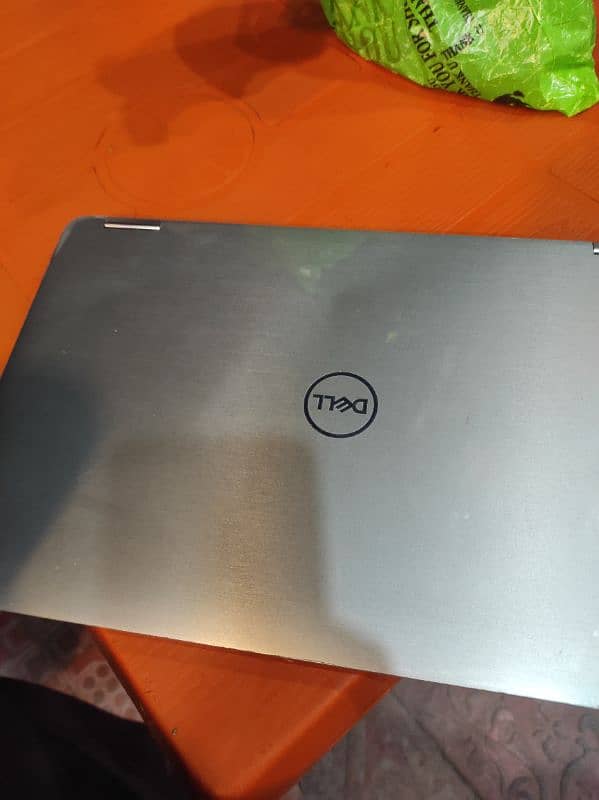 Dell latitude 7400 2 in 1 1