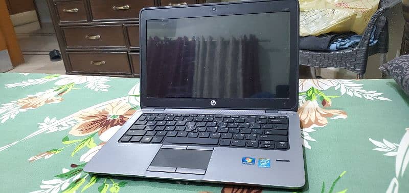 Hp Laptop Elitebook 820 G1 core i5 256 ssd 1