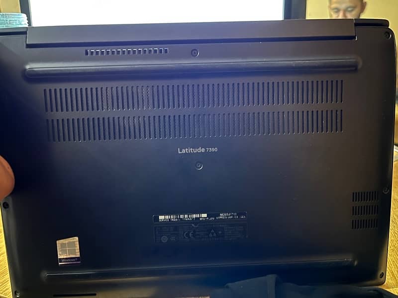 Dell 7390 i7 8th Gen 1