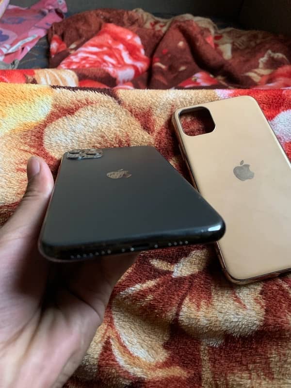 iPhone 11 Pro Max 256 non pta (not jv ) 3