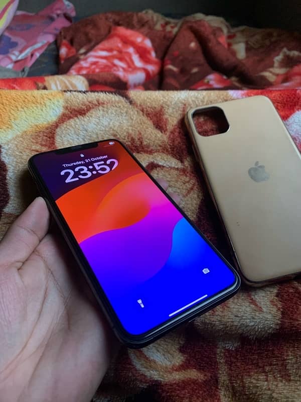 iPhone 11 Pro Max 256 non pta (not jv ) 4